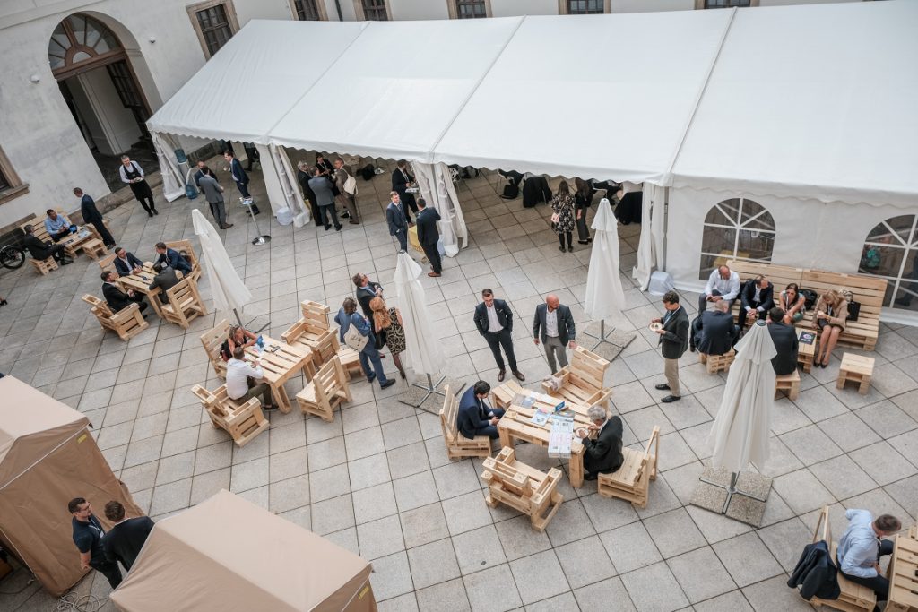 Case study odborné B2B konference pro 350 osob v Břevnovském klášteře Praha