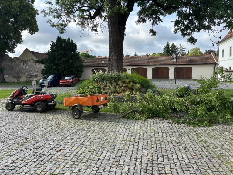 zacharnne prace po bource 7