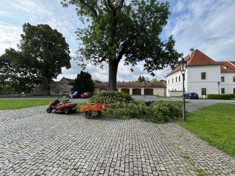 zacharnne prace po bource 9
