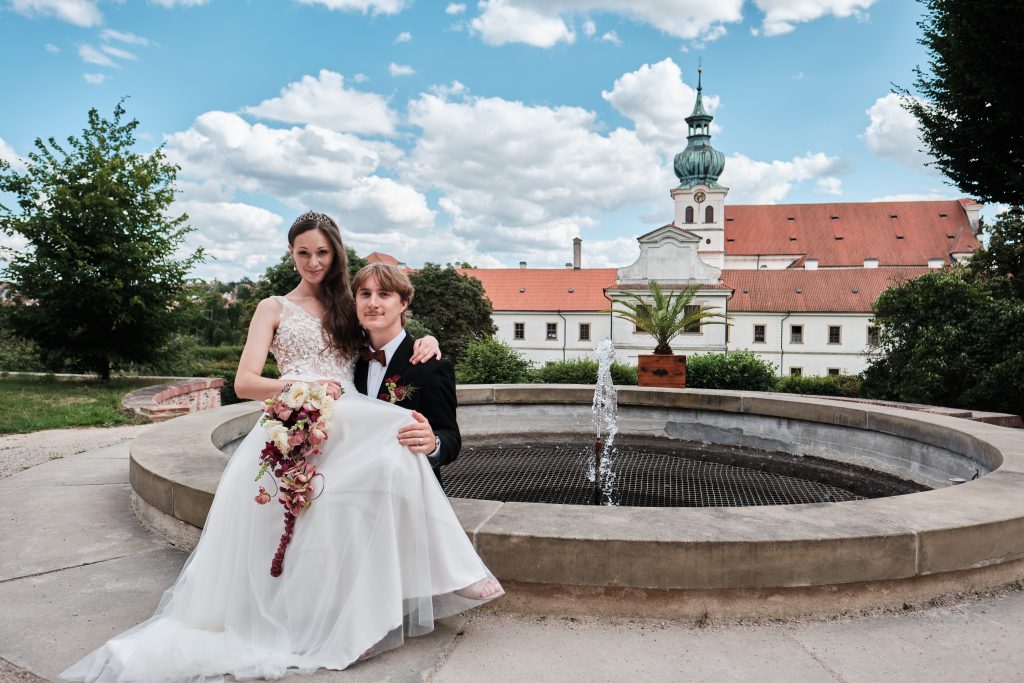 SVATBA V KLÁŠTEŘE