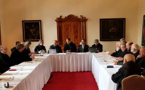 Generální kapitula slovanské kongregace – setkání v opatské jídelně