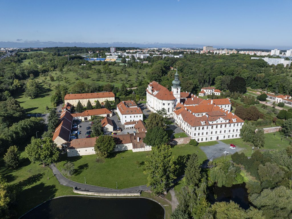 Břevnovský klášter – změna prohlídek 8. a 9. srpna 2026